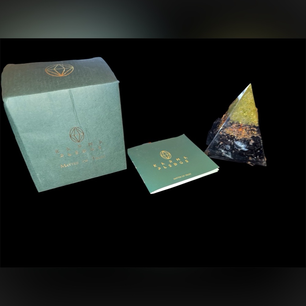 Karma Pledge Tourmaline Pyramid with Peridot